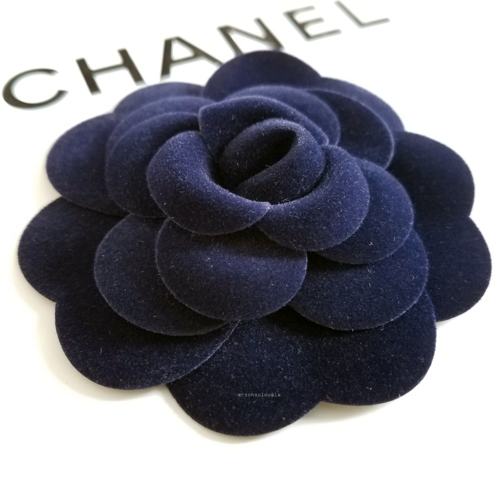 AUTHENTIC RARE CHANEL NAVY BLUE VELVET DIY BROOCH - Picture 7 of 8